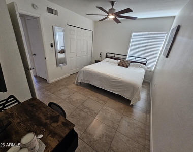 712 N Santa Barbara Street - Photo Thumbnail 22