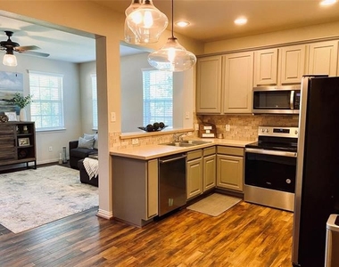3105 Carlisle Street - Photo Thumbnail 7