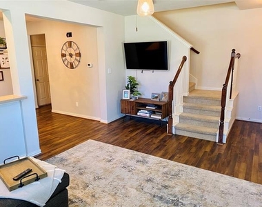 3105 Carlisle Street - Photo Thumbnail 5