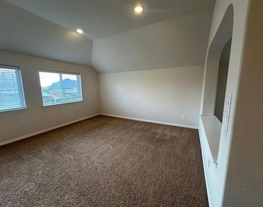 5660 Domer Drive - Photo Thumbnail 30
