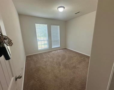 5660 Domer Drive - Photo Thumbnail 6