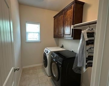 5660 Domer Drive - Photo Thumbnail 18