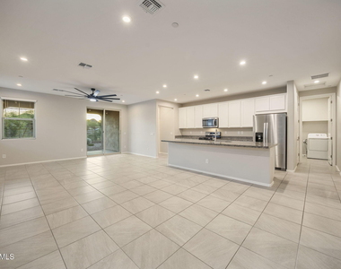 31382 N 130th Avenue - Photo Thumbnail 4