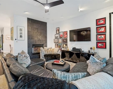 3633 Brown Street - Photo Thumbnail 12