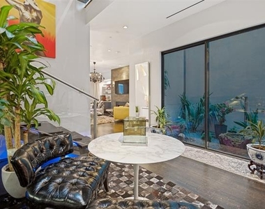 3633 Brown Street - Photo Thumbnail 7