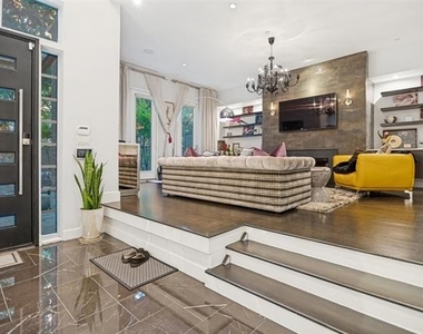 3633 Brown Street - Photo Thumbnail 2