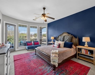 301 Foxcroft Lane - Photo Thumbnail 19