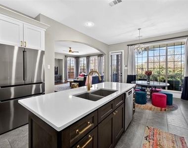 301 Foxcroft Lane - Photo Thumbnail 16