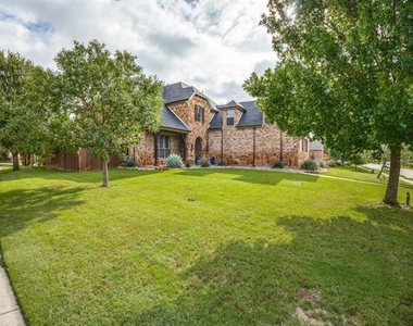 301 Foxcroft Lane - Photo Thumbnail 36