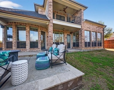 301 Foxcroft Lane - Photo Thumbnail 2