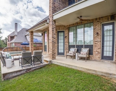 301 Foxcroft Lane - Photo Thumbnail 35