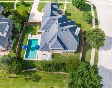 301 Foxcroft Lane - Photo Thumbnail 38