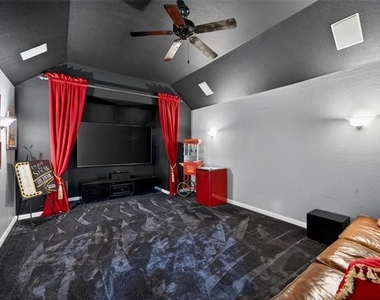301 Foxcroft Lane - Photo Thumbnail 27