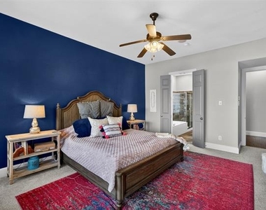 301 Foxcroft Lane - Photo Thumbnail 18