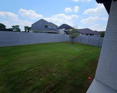 3205 Lapis Lane - Photo Thumbnail 19