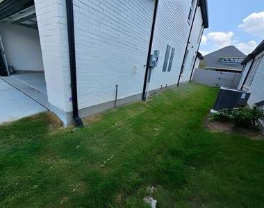 3205 Lapis Lane - Photo Thumbnail 21