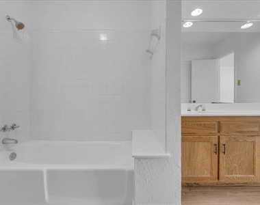 1205 Fairhaven Drive - Photo Thumbnail 23
