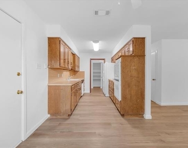 1205 Fairhaven Drive - Photo Thumbnail 5
