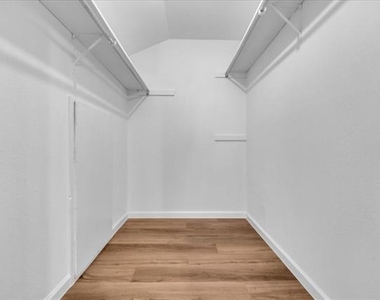 1205 Fairhaven Drive - Photo Thumbnail 22