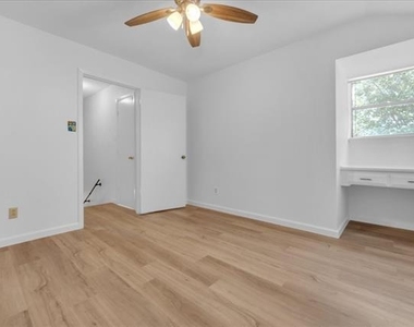 1205 Fairhaven Drive - Photo Thumbnail 21