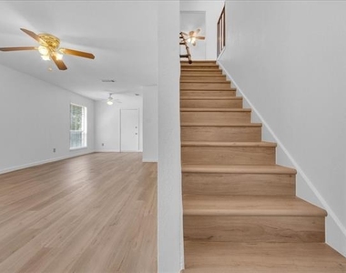 1205 Fairhaven Drive - Photo Thumbnail 16