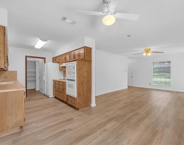 1205 Fairhaven Drive - Photo Thumbnail 4