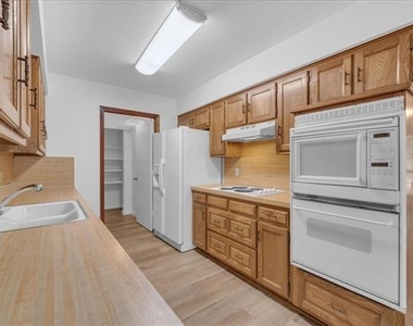 1205 Fairhaven Drive - Photo Thumbnail 6