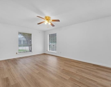 1205 Fairhaven Drive - Photo Thumbnail 3