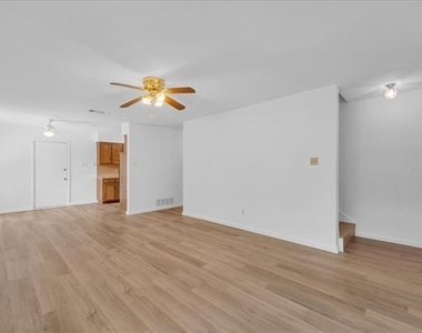 1205 Fairhaven Drive - Photo Thumbnail 2