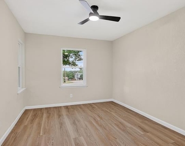 801 S Tennessee Street - Photo Thumbnail 9