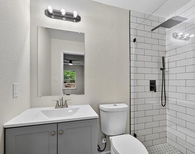 801 S Tennessee Street - Photo Thumbnail 8