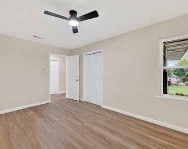 801 S Tennessee Street - Photo Thumbnail 10