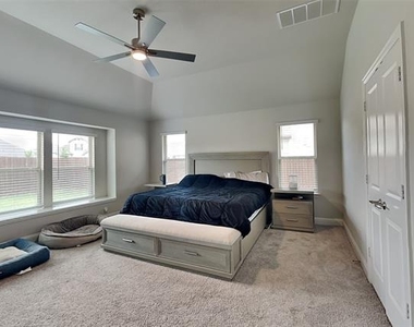335 Chapel Hill Drive - Photo Thumbnail 7
