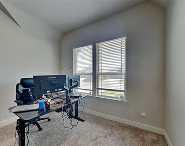 335 Chapel Hill Drive - Photo Thumbnail 14