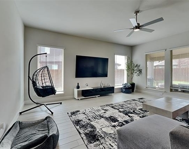 335 Chapel Hill Drive - Photo Thumbnail 1