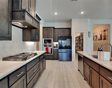 335 Chapel Hill Drive - Photo Thumbnail 3