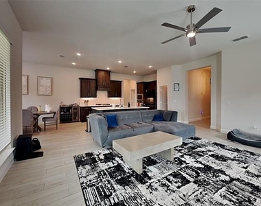 335 Chapel Hill Drive - Photo Thumbnail 2