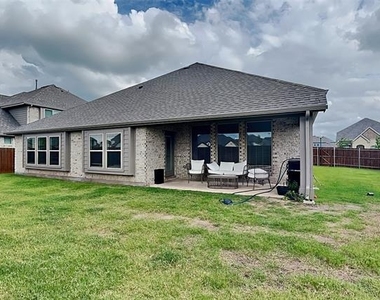 335 Chapel Hill Drive - Photo Thumbnail 15