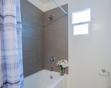 370 W Pima Avenue - Photo Thumbnail 15