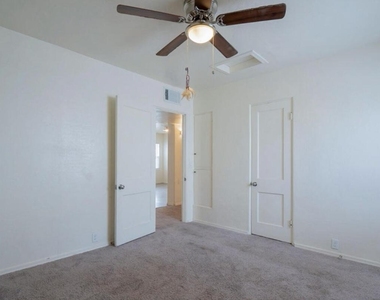 370 W Pima Avenue - Photo Thumbnail 10