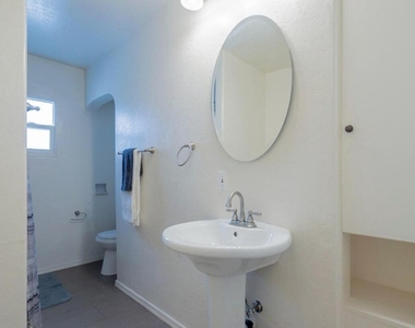 370 W Pima Avenue - Photo Thumbnail 14