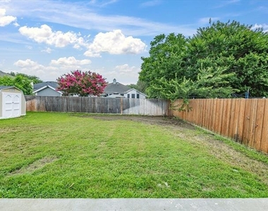 7609 Albany Lane - Photo Thumbnail 30