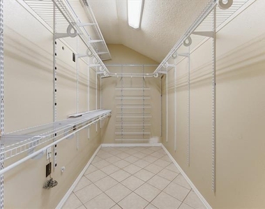 7609 Albany Lane - Photo Thumbnail 15