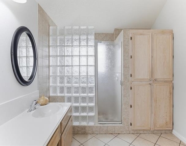 7609 Albany Lane - Photo Thumbnail 16
