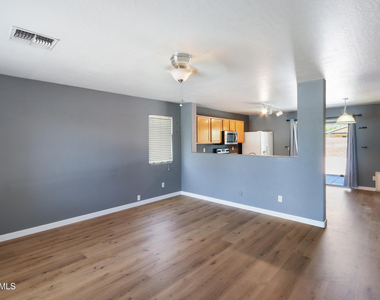 44924 W Balboa Drive - Photo Thumbnail 5