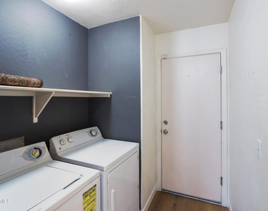 44924 W Balboa Drive - Photo Thumbnail 14