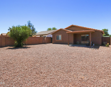 44924 W Balboa Drive - Photo Thumbnail 15