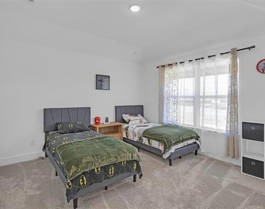 1220 Lady Mantle Way - Photo Thumbnail 24
