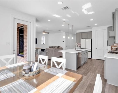 1220 Lady Mantle Way - Photo Thumbnail 15