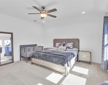 1220 Lady Mantle Way - Photo Thumbnail 20